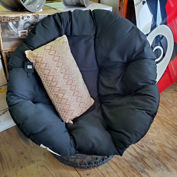 MI CHATEAUX | Beaded Decorative Throw Pillow in Pink sz 23"×13" - Picture 2 of 9